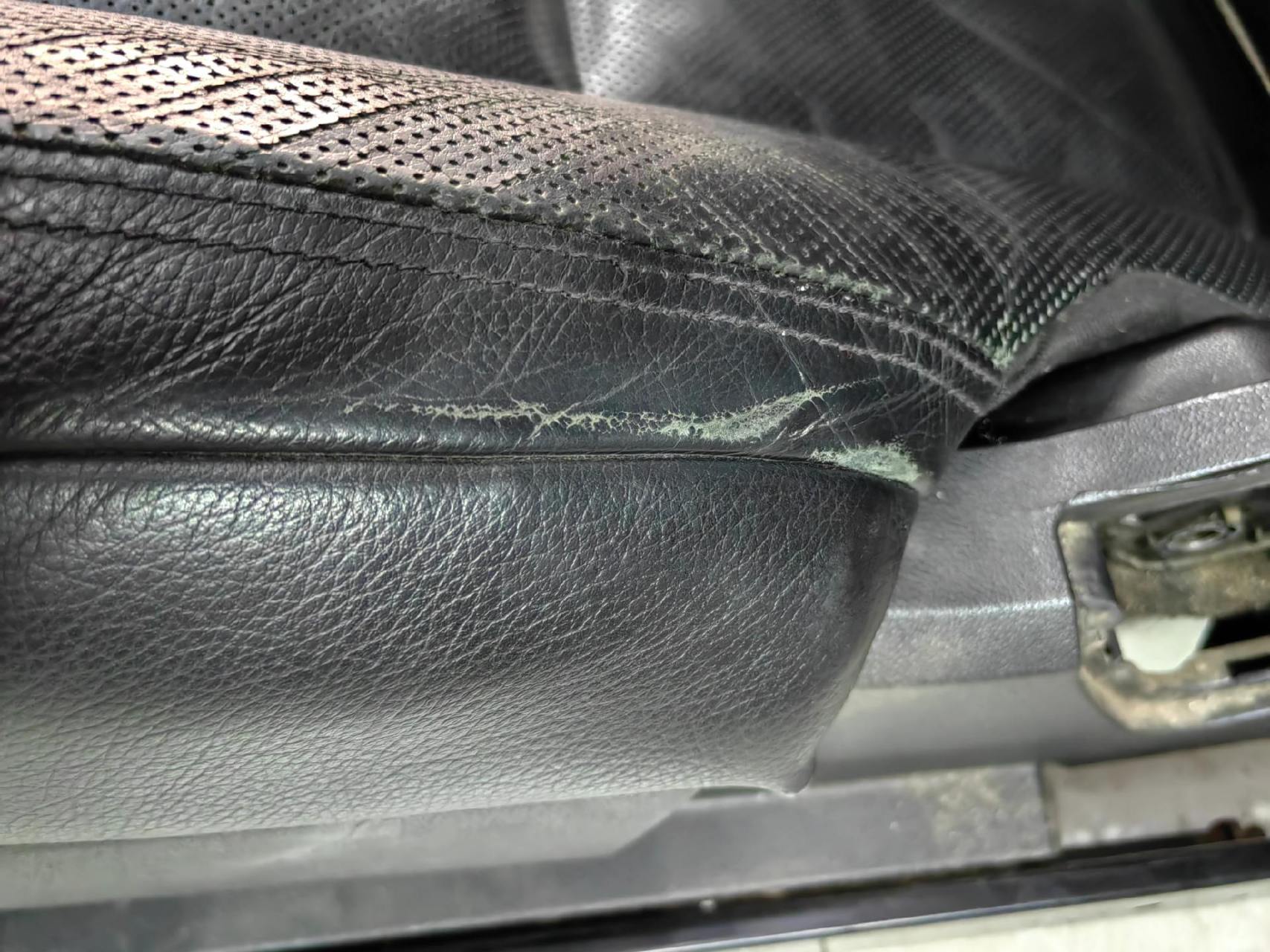 奔驰座椅老化开裂修复通辽专注汽车内饰翻新修复