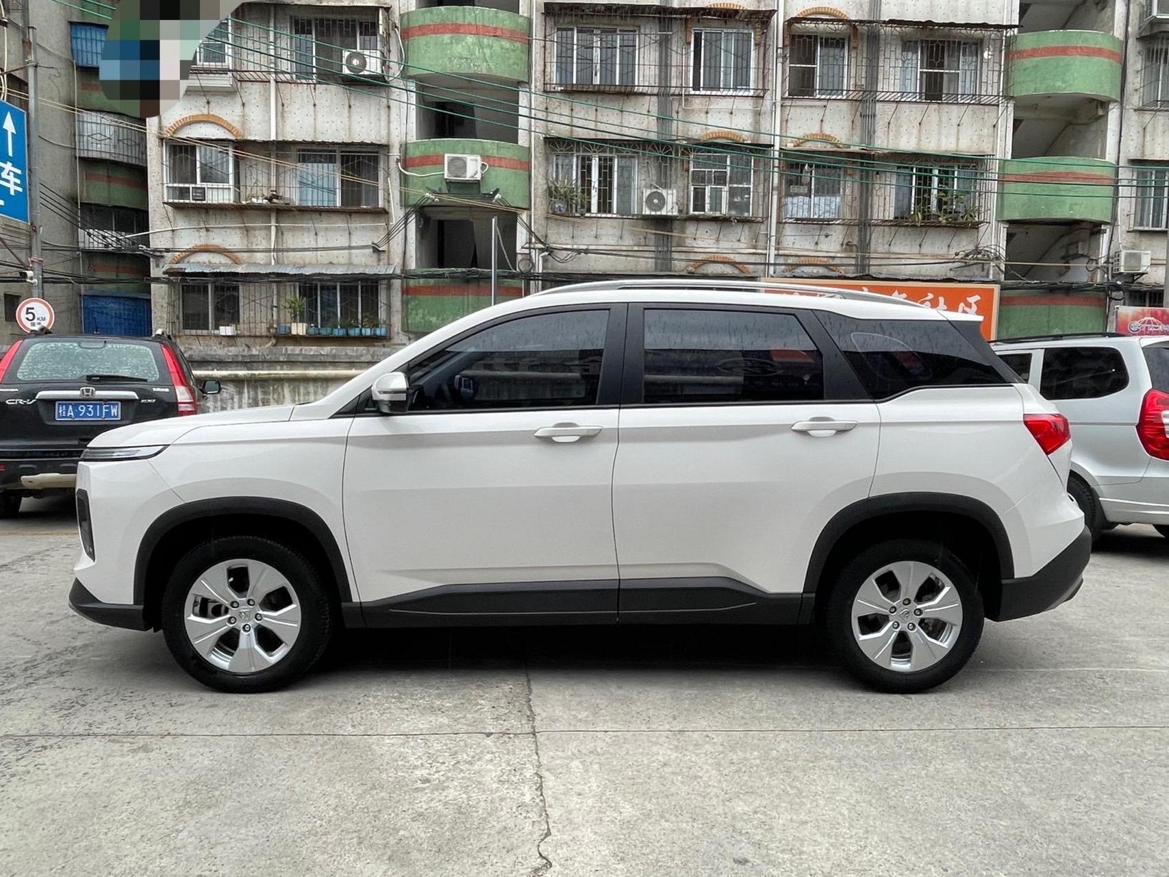 20款宝骏530豪华版1.5t五座手动挡.