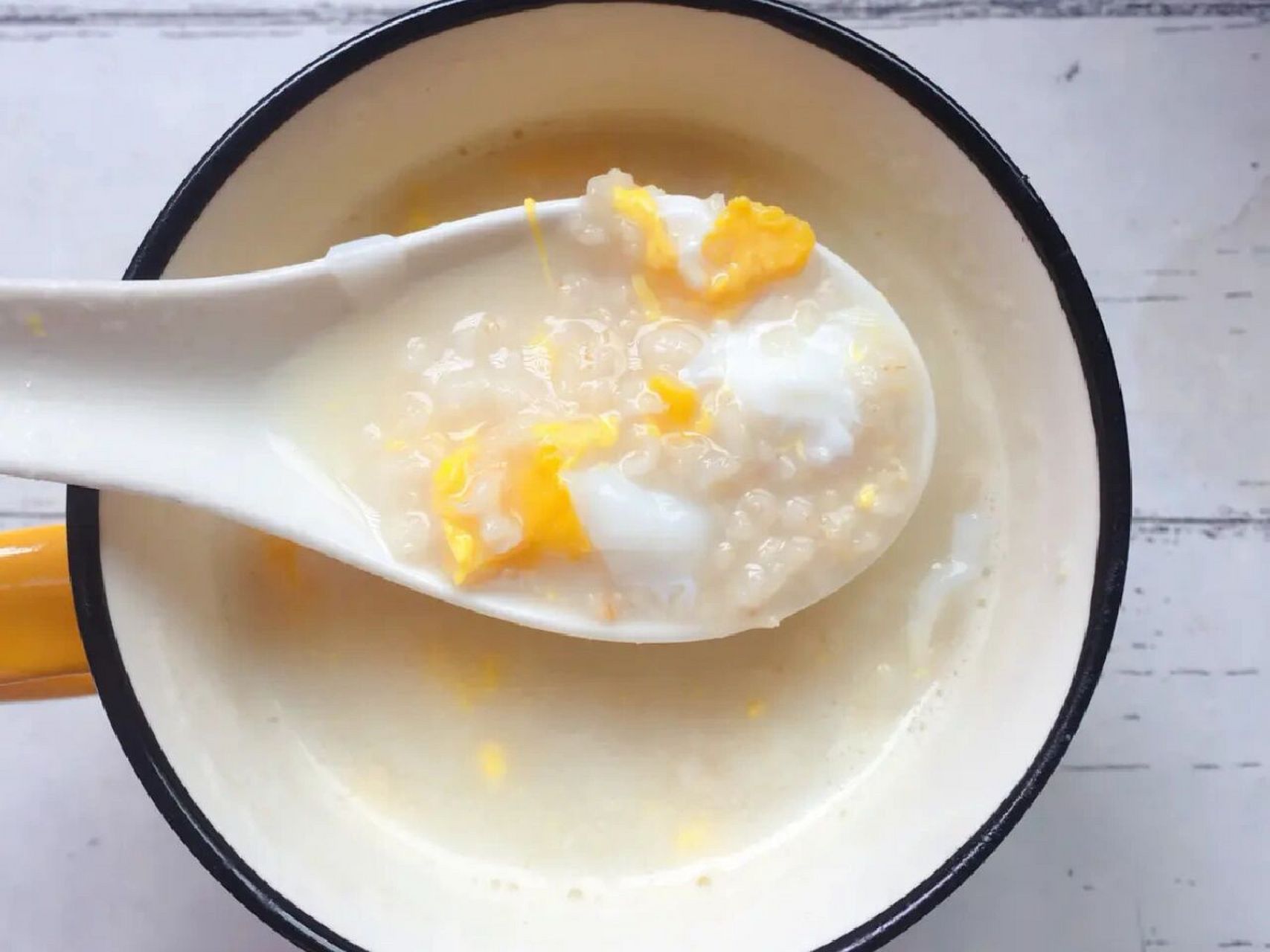 蛋花燕麦粥,补充蛋白质 [偷笑][偷笑]食材95 麦片30克,鸡蛋1个