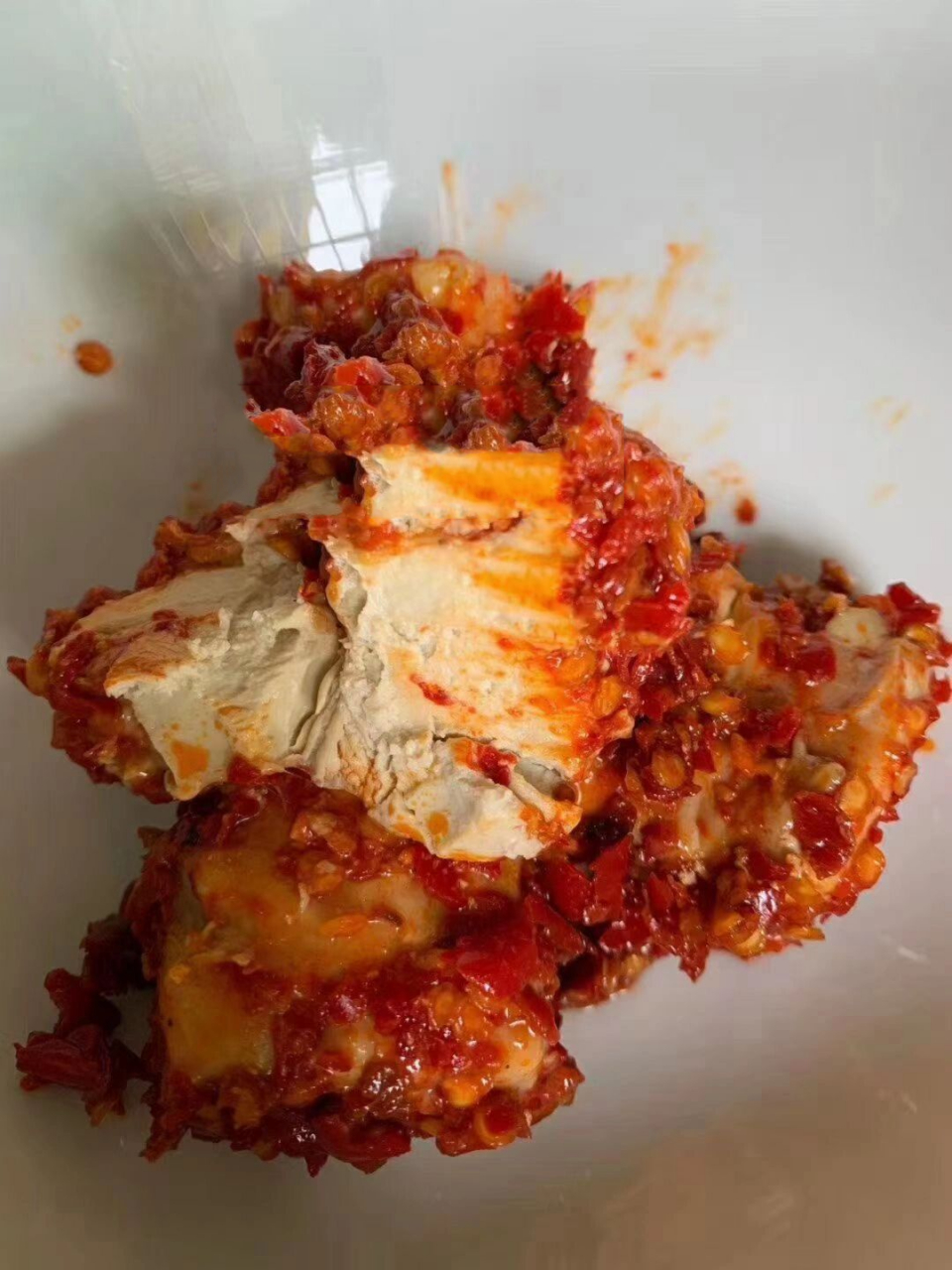 正宗贵州霉豆腐 食材:豆腐十块,辣椒粉500克,花生油1000克,桂皮20克