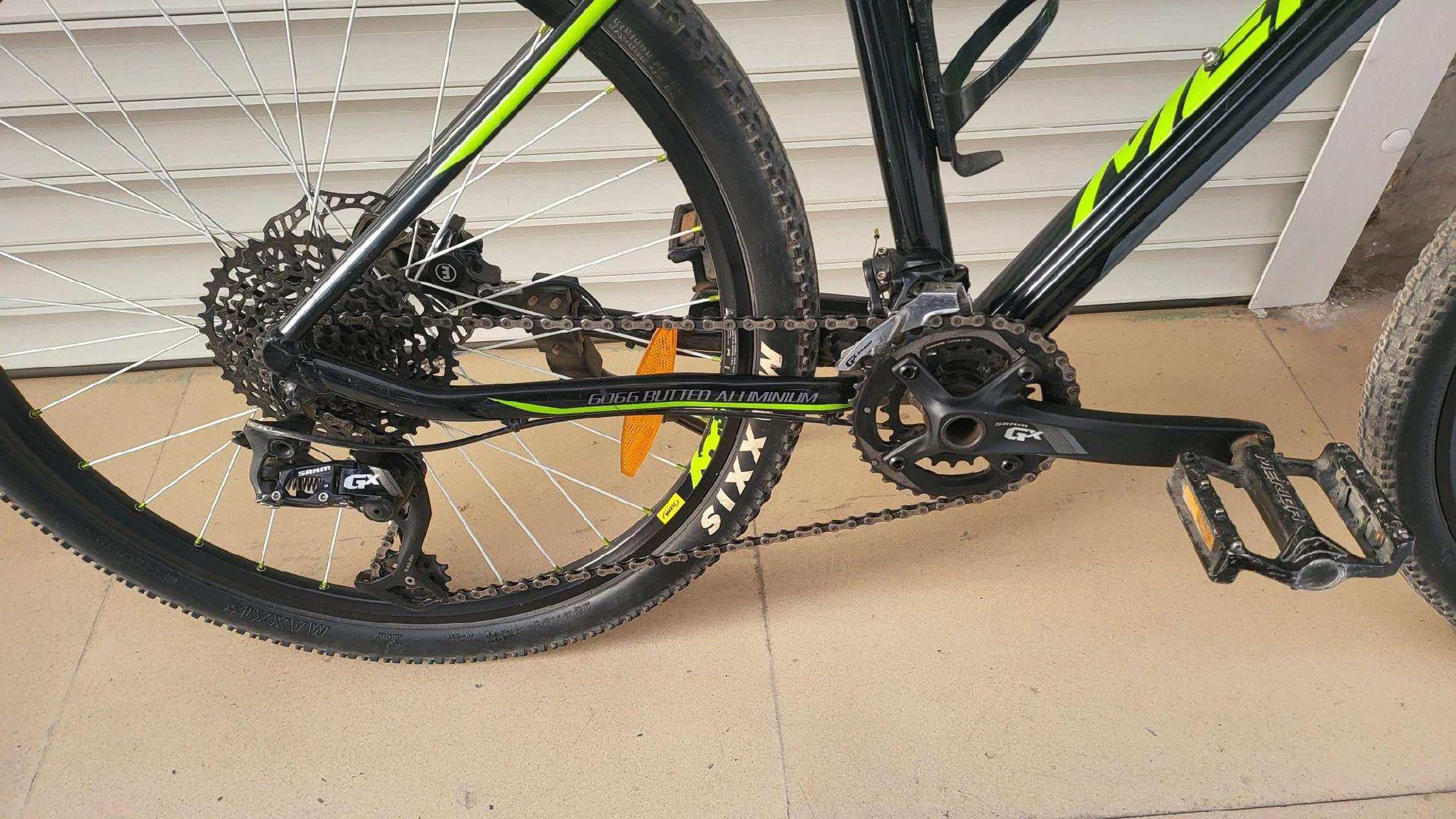 17款挑战者900 八五成新 马尼托r7气压前叉  sram gx22速变速大套