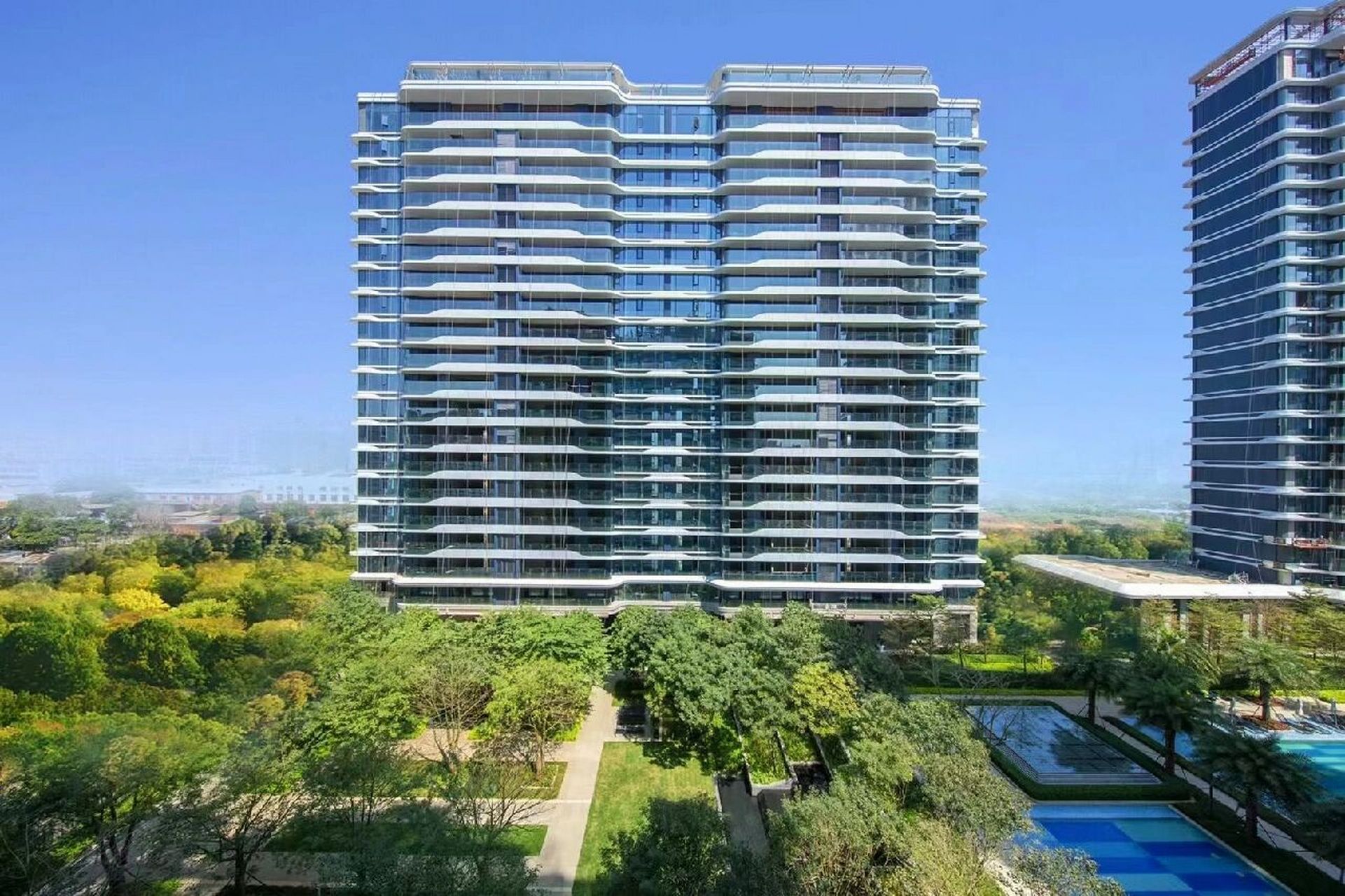 罗牛山玖悦台均价两万左右 罗牛山玖悦台(市内新楼盘) 148平,233平大