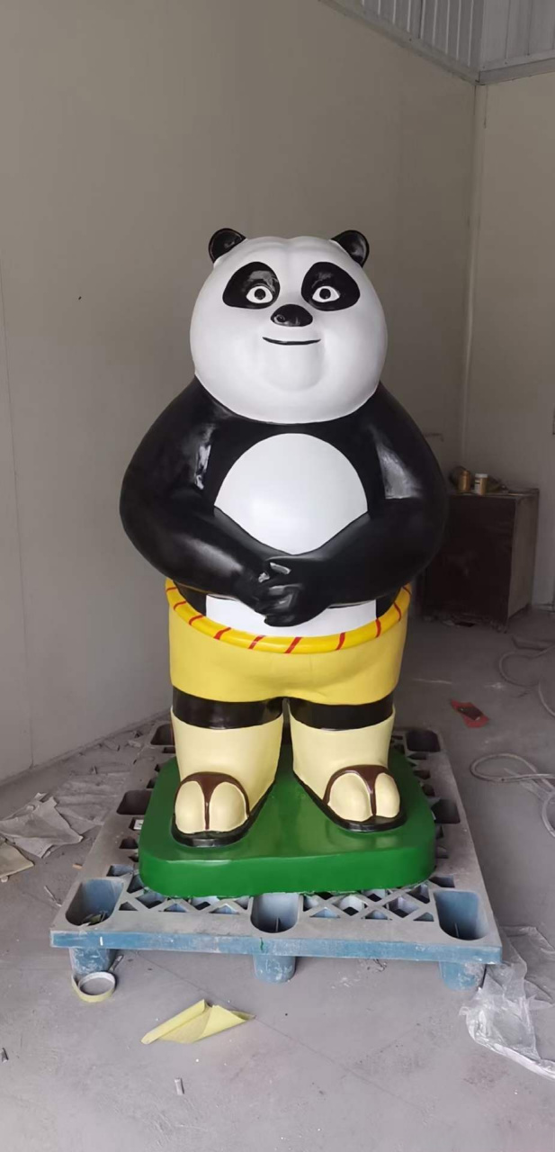 玻璃钢雕塑# #卡通熊猫# #功夫熊猫# 玻璃钢功夫熊猫雕塑以熊猫为题材