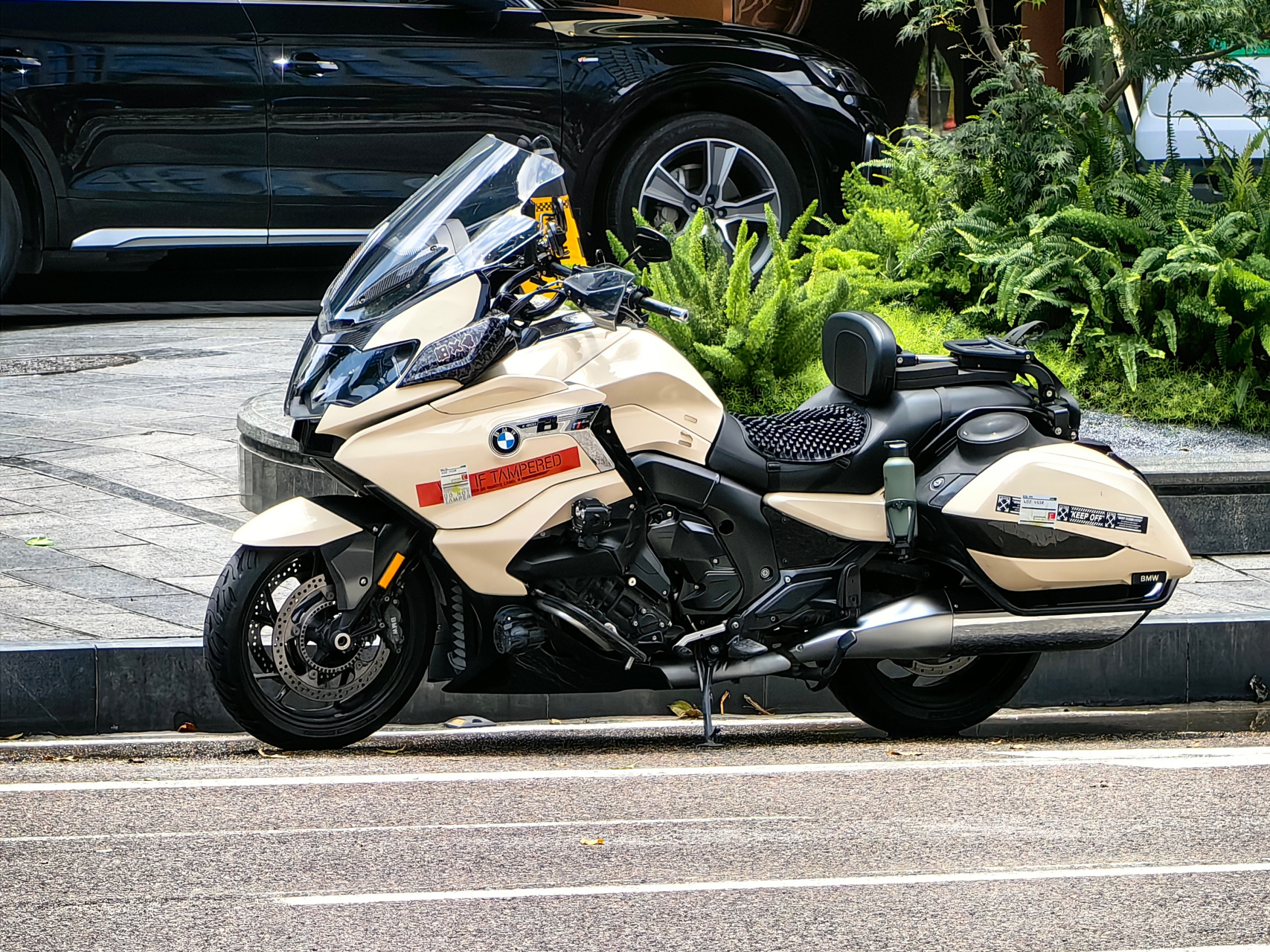 宝马大巡航太tm帅了,k1600,比我的车还贵不少(我指的是原价,不是现在