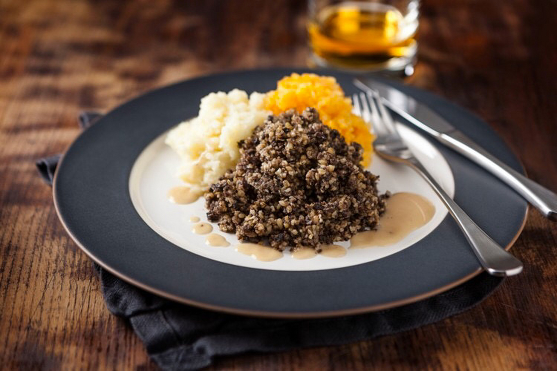 美食推荐94苏格兰国菜羊杂布丁哈吉斯haggis haggis是一道特别传统