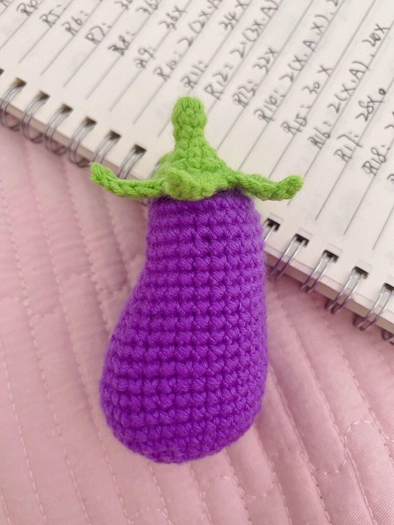 毛线钩织 蔬菜茄子98挂件 附图解