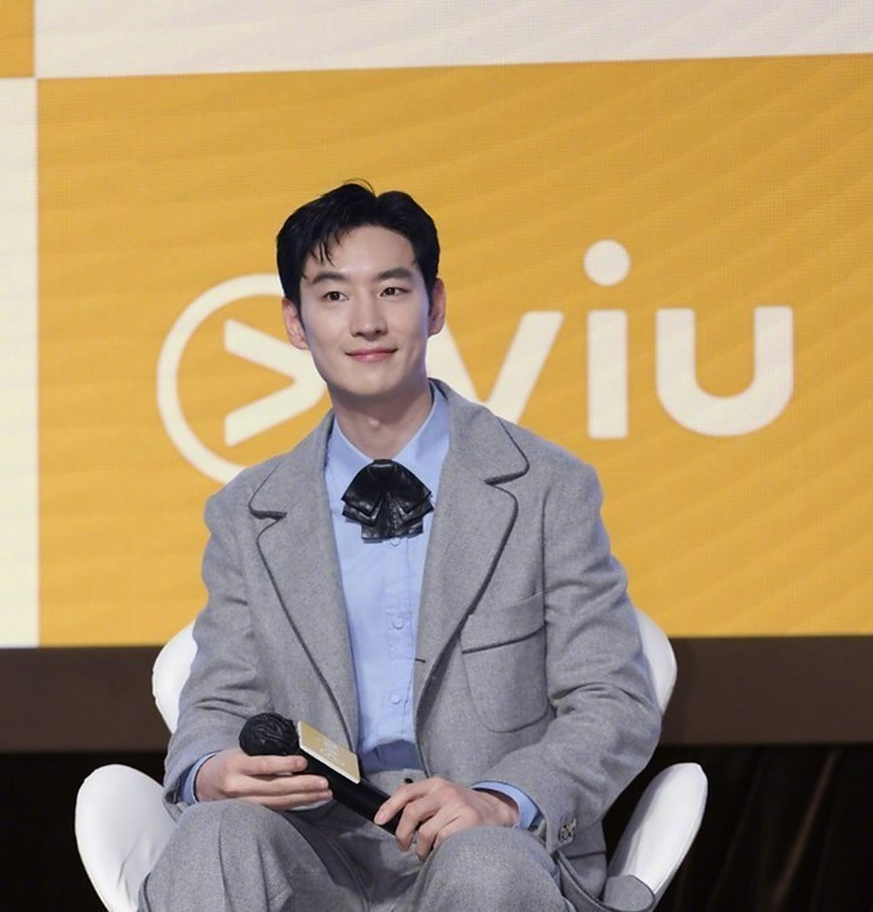 李帝勋# 在 #模范出租车2# 香港viu宣传活动时说:我很喜欢香港的降览