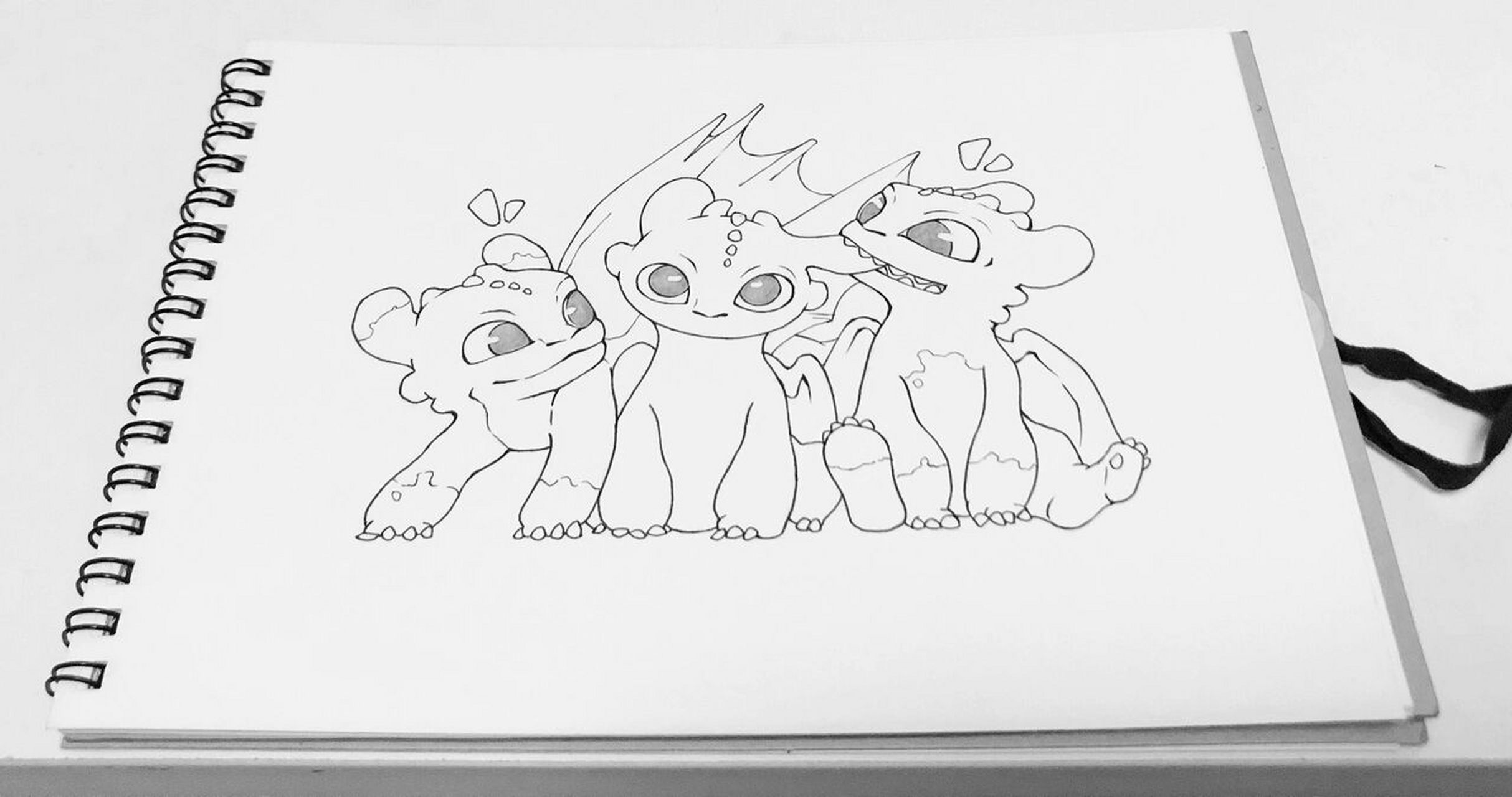 手绘-驯龙高手里无牙仔的三只龙宝宝 可爱