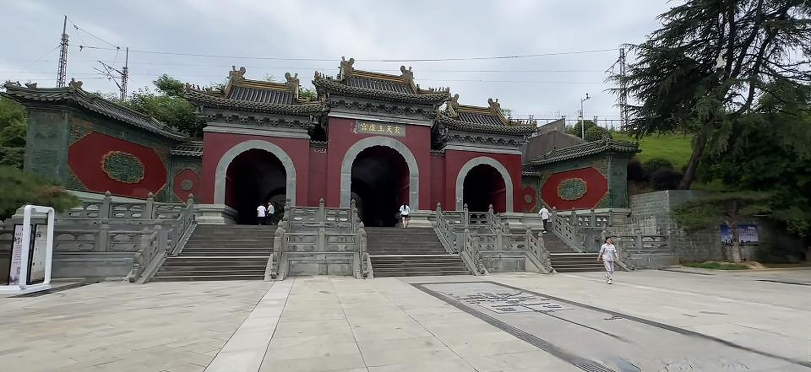 云游风物之旅湖北武当山脚下有一座气势恢宏的道观,这就是玄天玉虚宫.