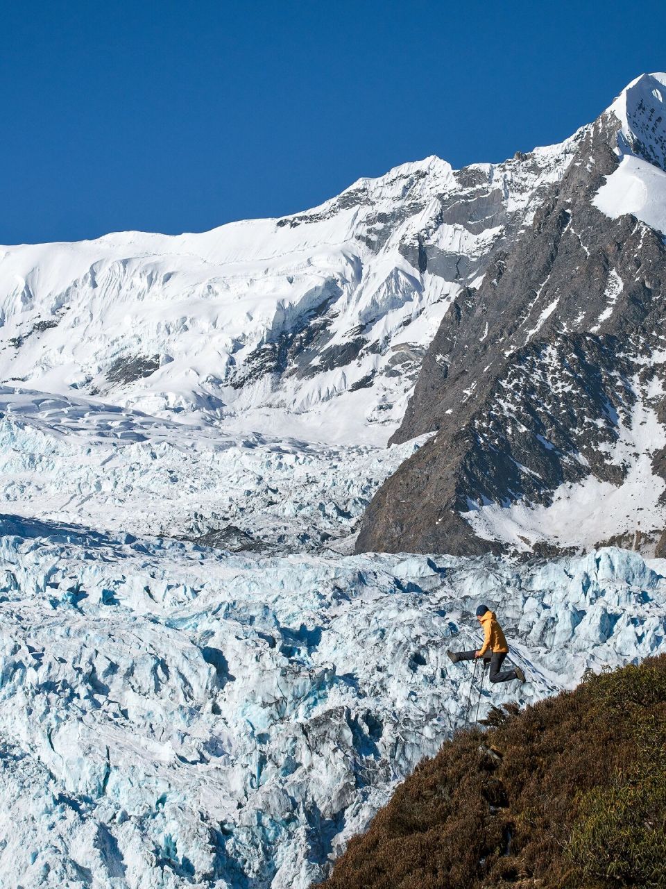 梅里东坡 | 原始森林里的斯农冰川 梅里雪山一共有四大冰川,分别是明