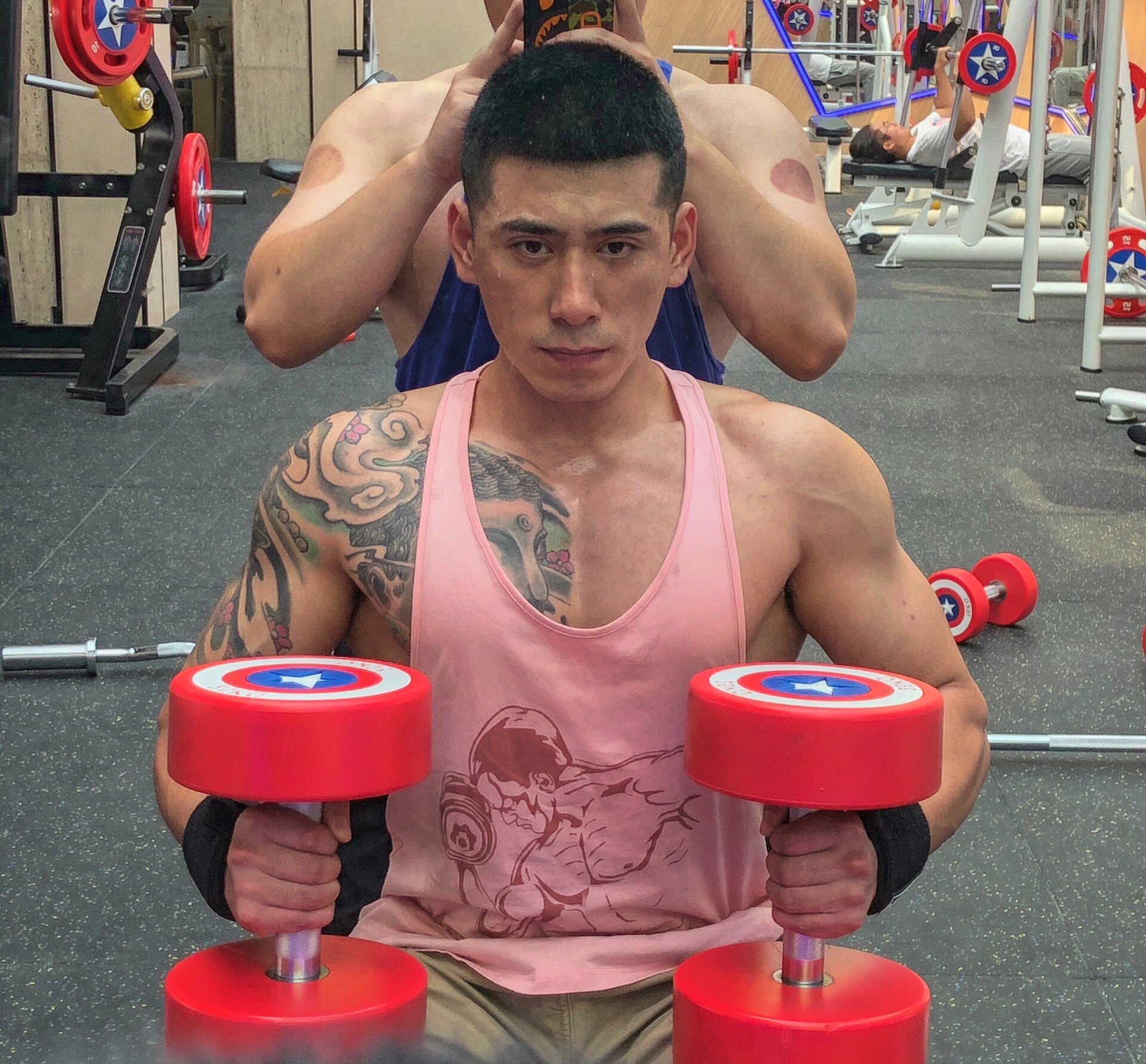 论细狗是怎样变成肌肉男的 如何从一个细狗变成肌肉壮汉?