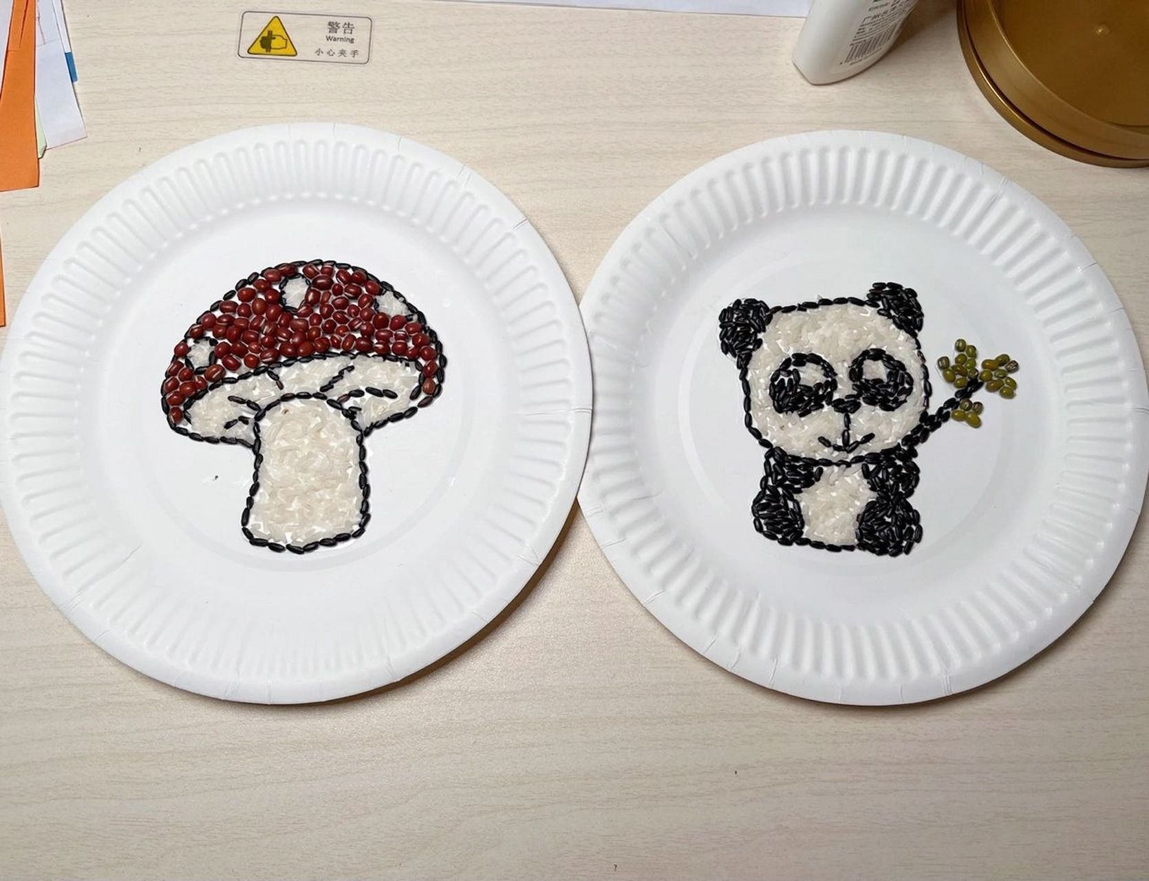 园手工-豆子贴画 还好家里常备了一些五谷杂粮,利用现有的红豆,绿豆