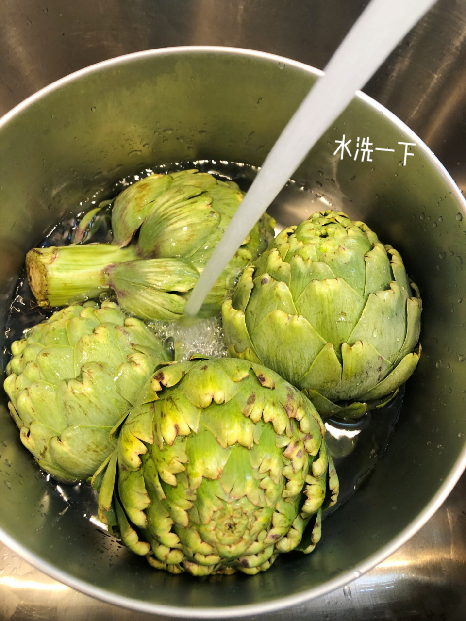 朝鲜蓟的正确吃法 artichoke,朝鲜蓟,这玩意看起来很大,能吃的地方真