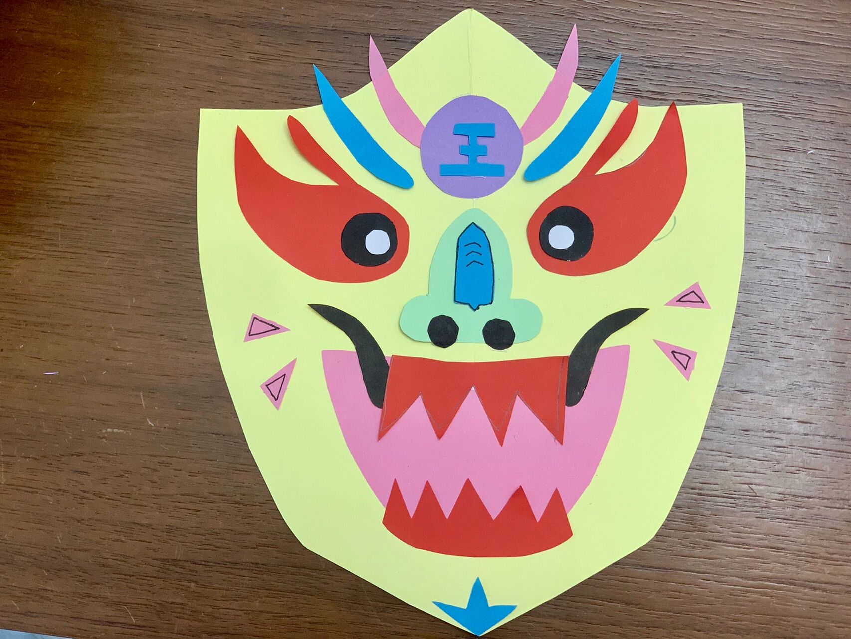 美术课 三年级下册美术威武的盾牌手工课