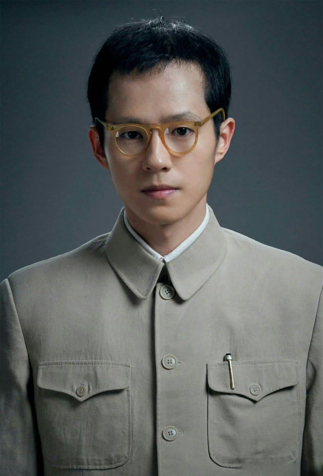 刘昊然从水灵灵到干巴巴#我水灵灵的大帅哥怎么变成干巴巴的小老头了