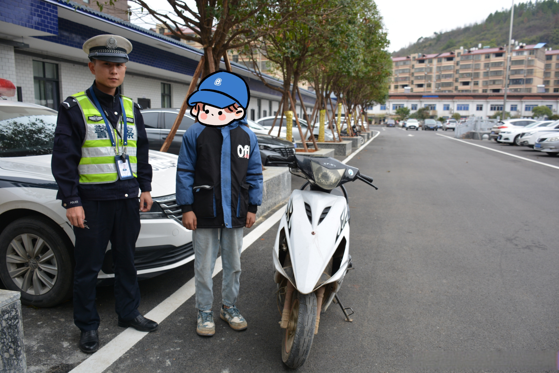 【未成年人驾驶"鬼火" 江永交警依法查处】1月14日15时50许,江永交警