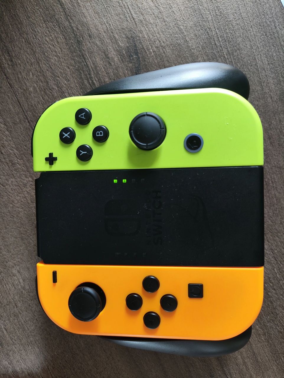 这种便宜的100来块的joycon手柄,商家文案把他包装成国货之光,原装