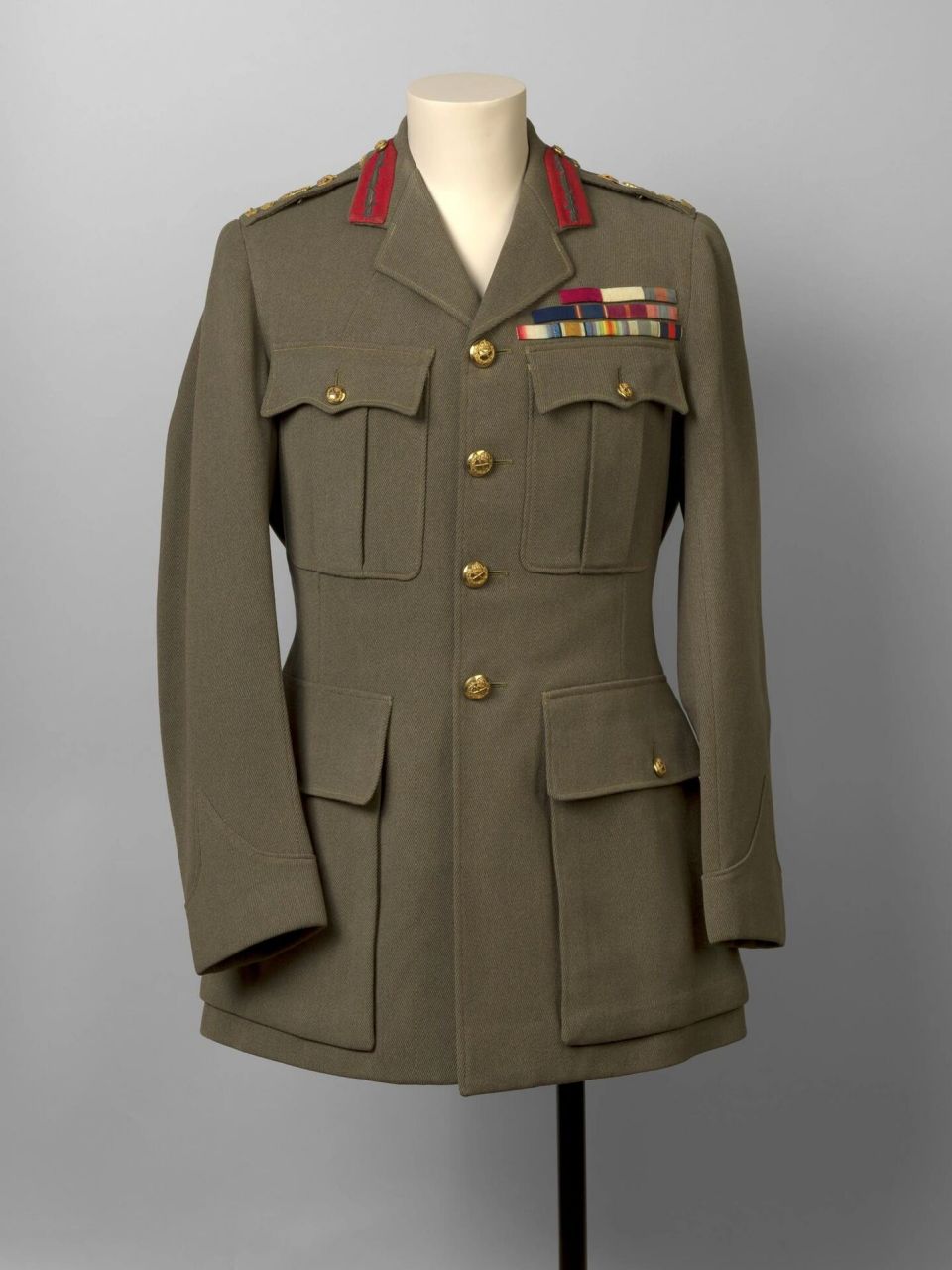 乔治五世国王的陆军元帅制服,由1803年成立的军服裁缝店davies & son