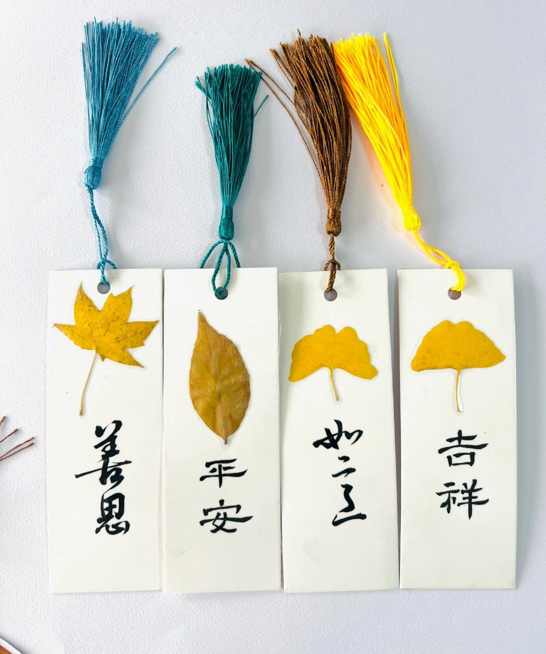 手工:秋叶书签 秋天的美景把它做成书签,藏在日记!