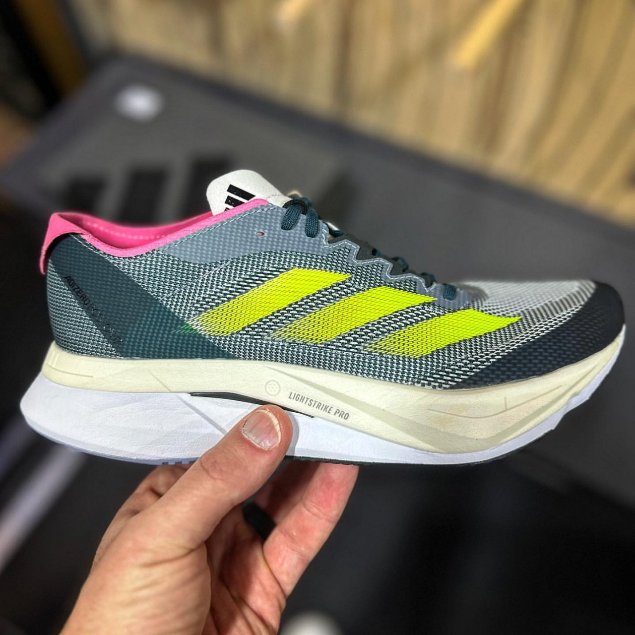 阿迪达斯 波士顿12 & adios8 我奶了,adios8必在明年训练鞋前5位置