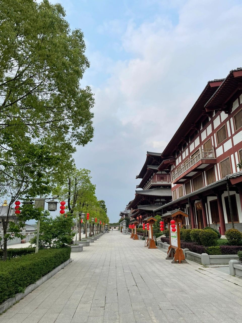 宣传一下家乡普宁的好去处(一) 【普宁花古岩寺】 清净无人,入目之处