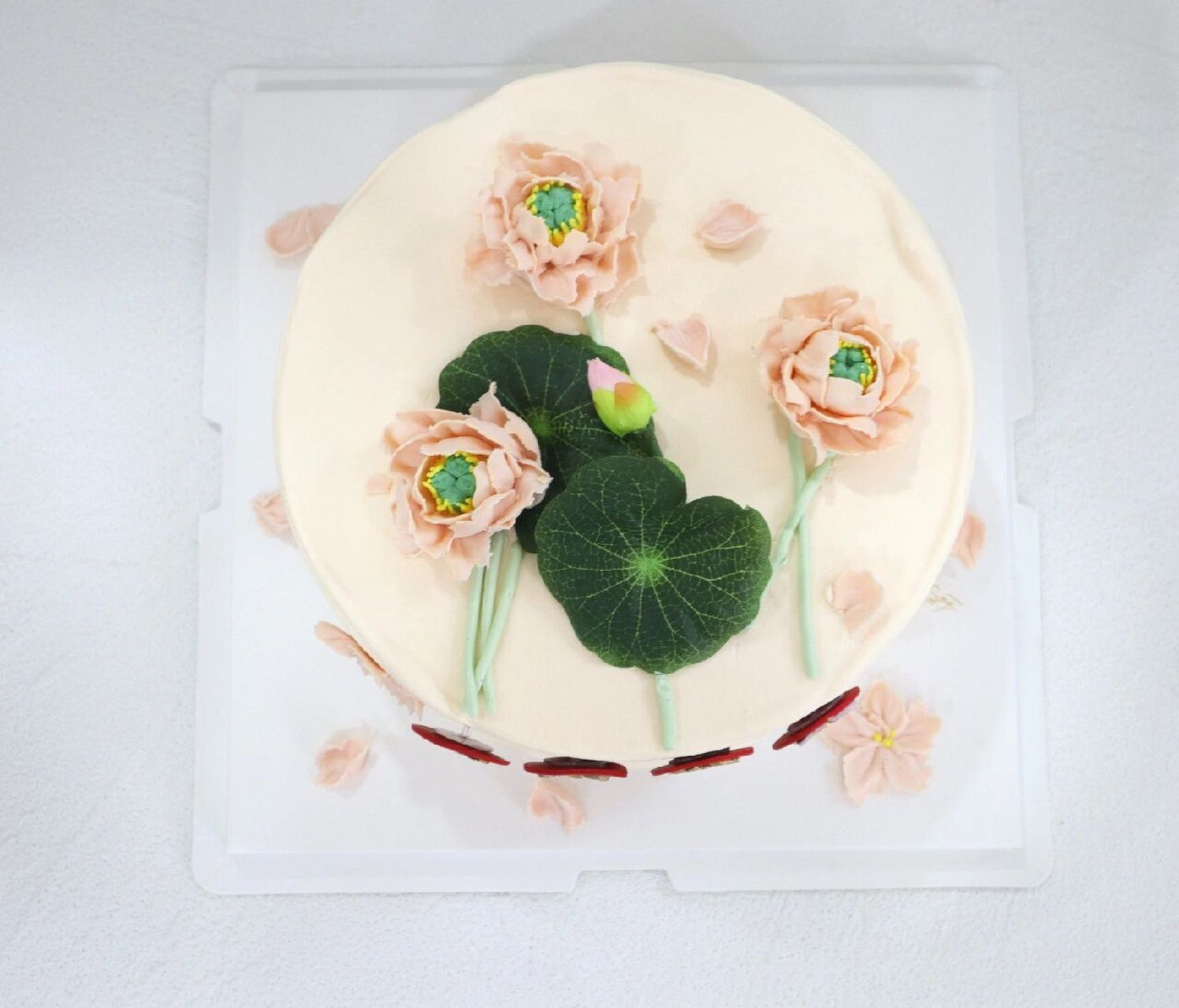 供佛蛋糕 明日是四月初八,释迦摩尼佛的圣诞日;一直忙着为几位信众