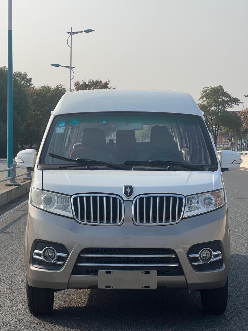 新到17年金杯小海狮加长版1.5高配 实表6.