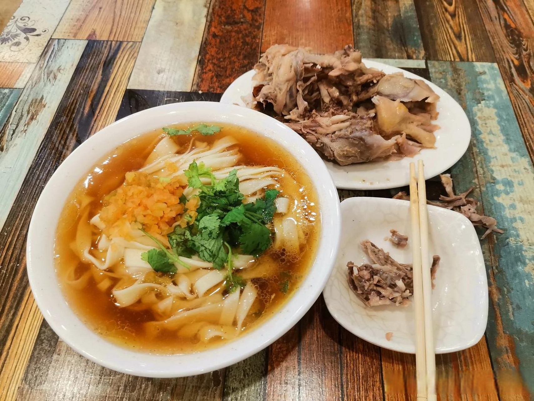 今日的午餐,抻面鸡架,沈阳名吃.沈阳 沈阳身边事