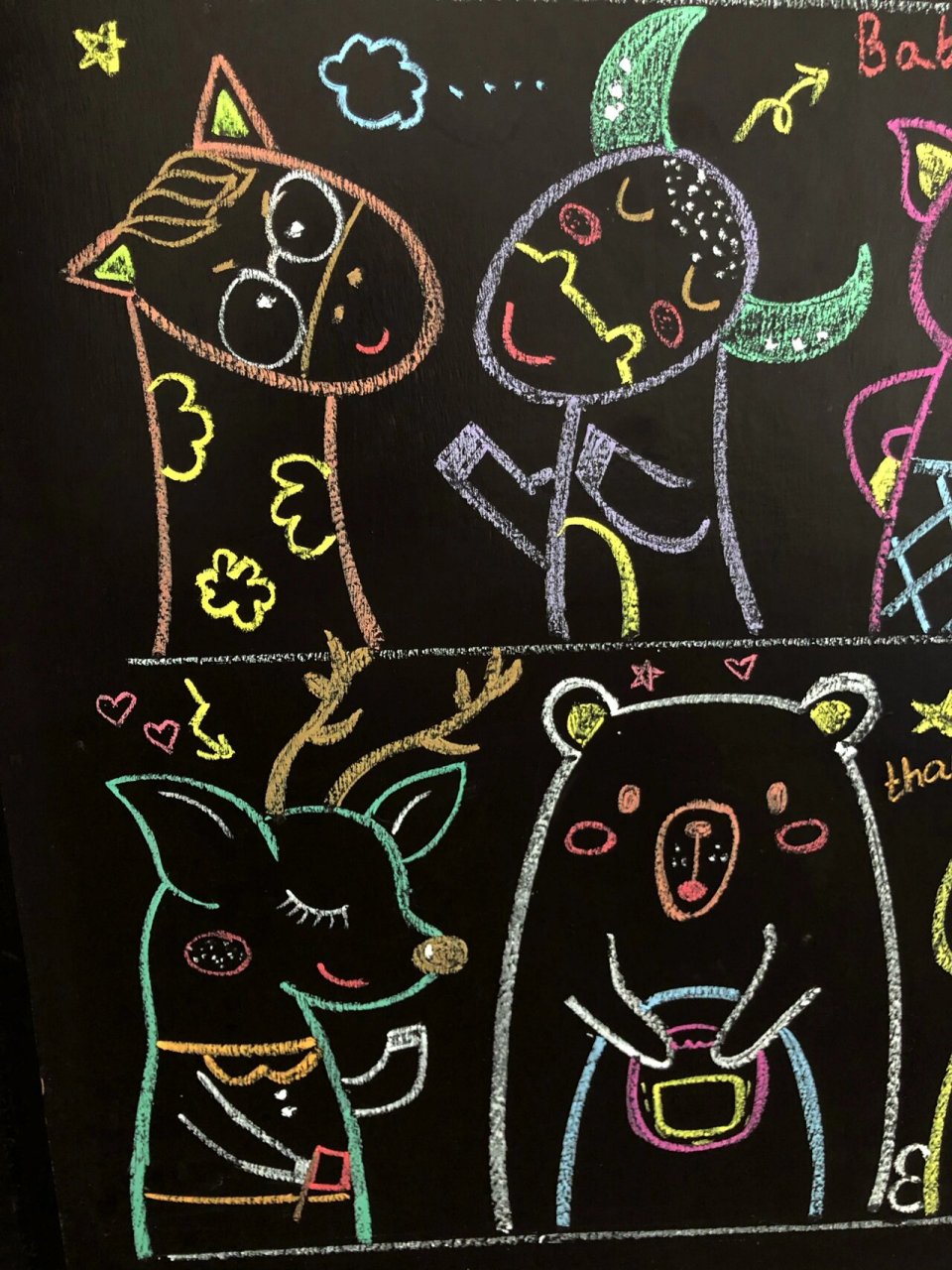 粉笔画116 可爱的动物们 黑板不够,拿门来凑 临摹