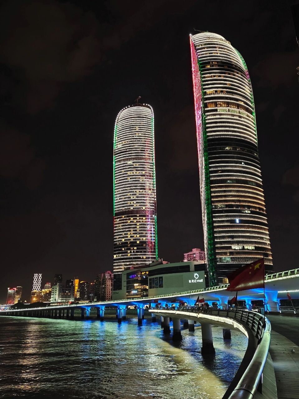 厦门|演武大桥观景平台看夜景 双子塔是厦门地标 观赏的最佳视野就是