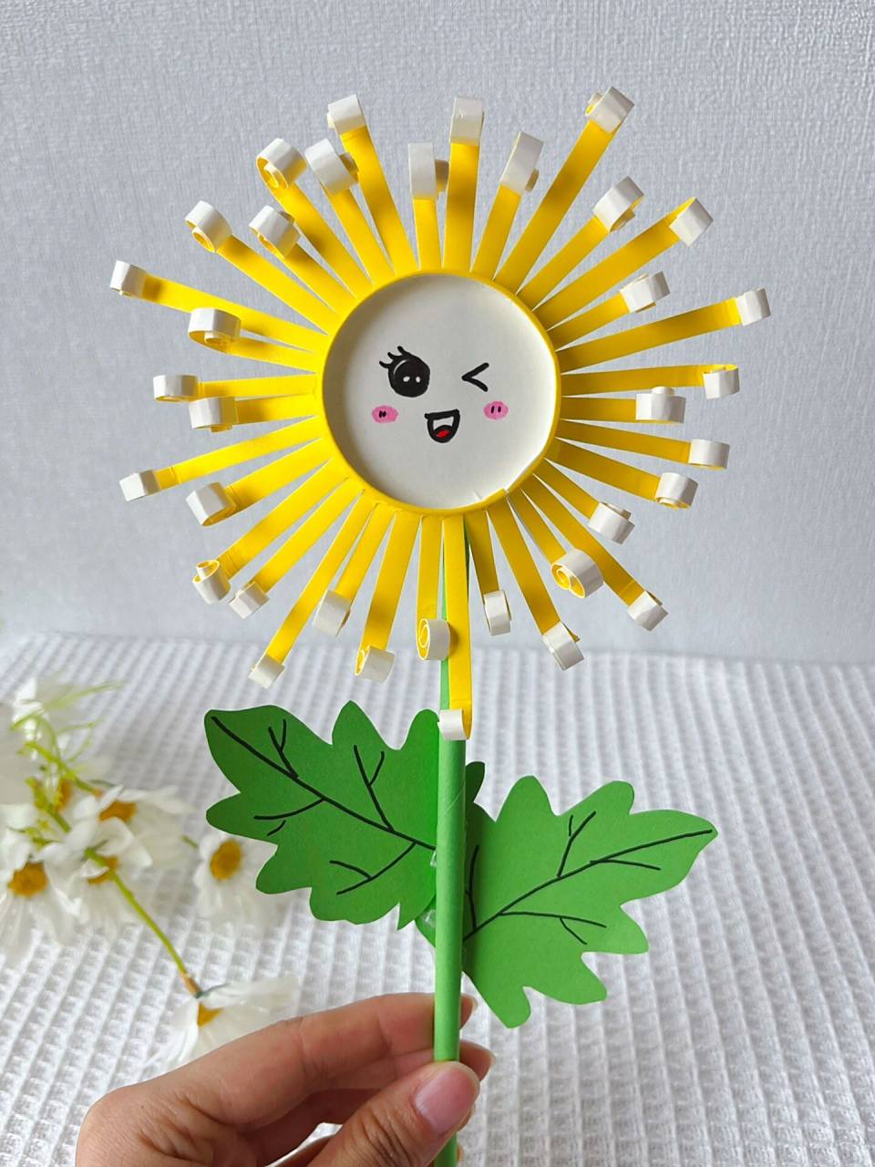 纸杯手工花 清明节快到了,用纸杯做个漂亮的菊花吧,简单又好看