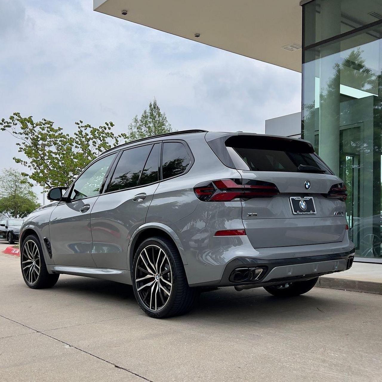 全新的2024款宝马x5,帅帅帅!宝马还是会造车的,你们觉得呢?