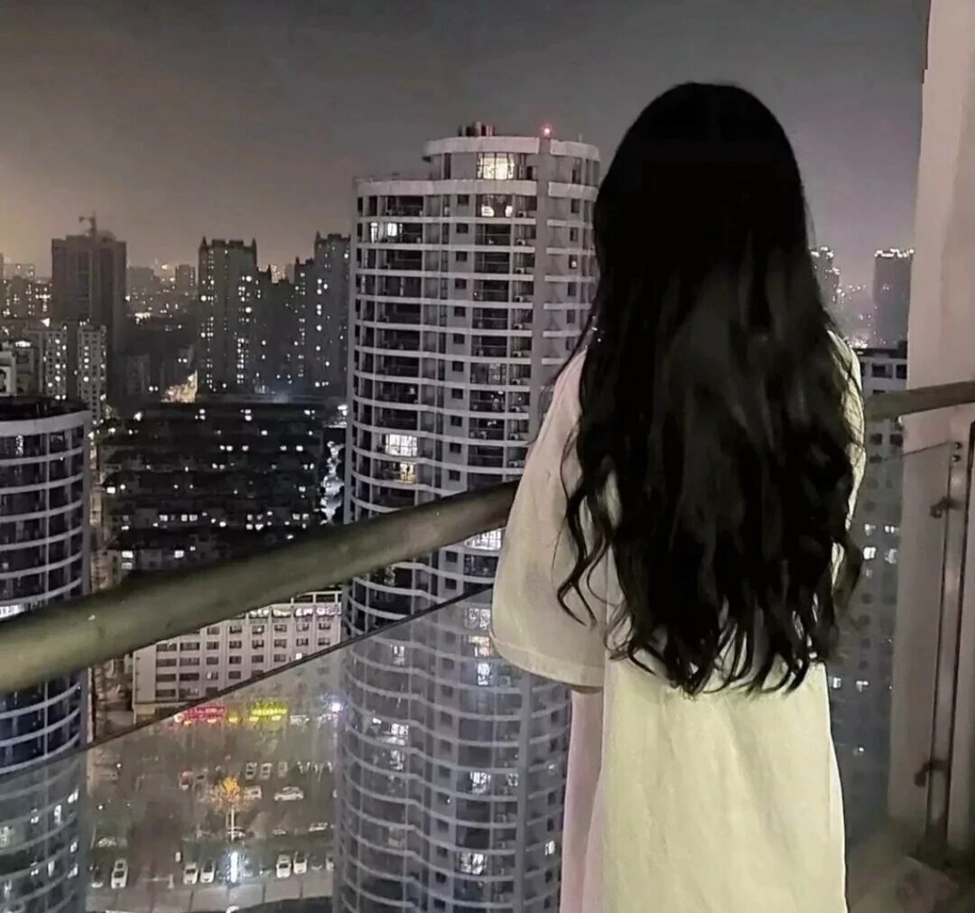 女头丨伤感背影