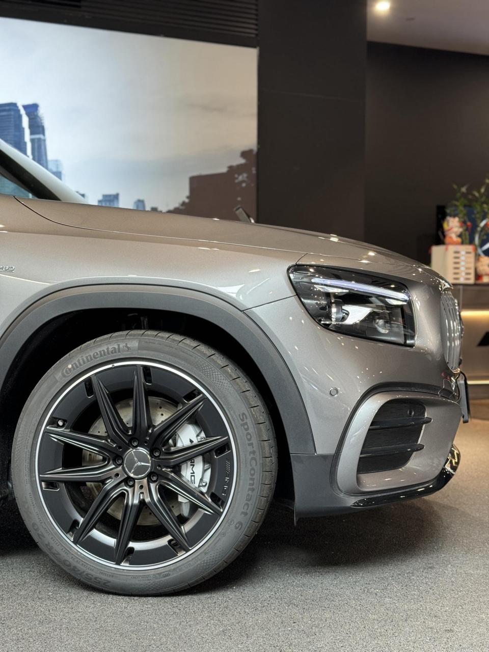 车型:glb35 山灰色本身质感不错,也耐脏 如果上哑光车衣,那就妥妥的