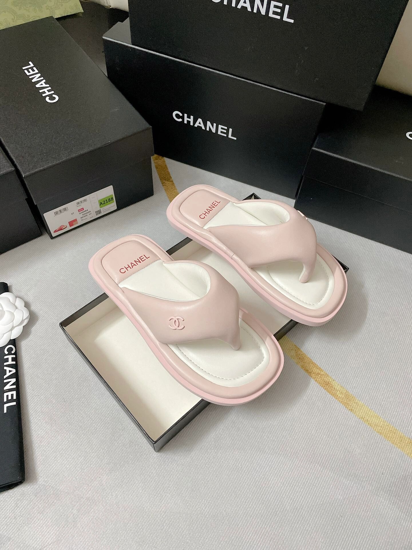 香奈儿 chanel23s 夏季新款面包人字拖