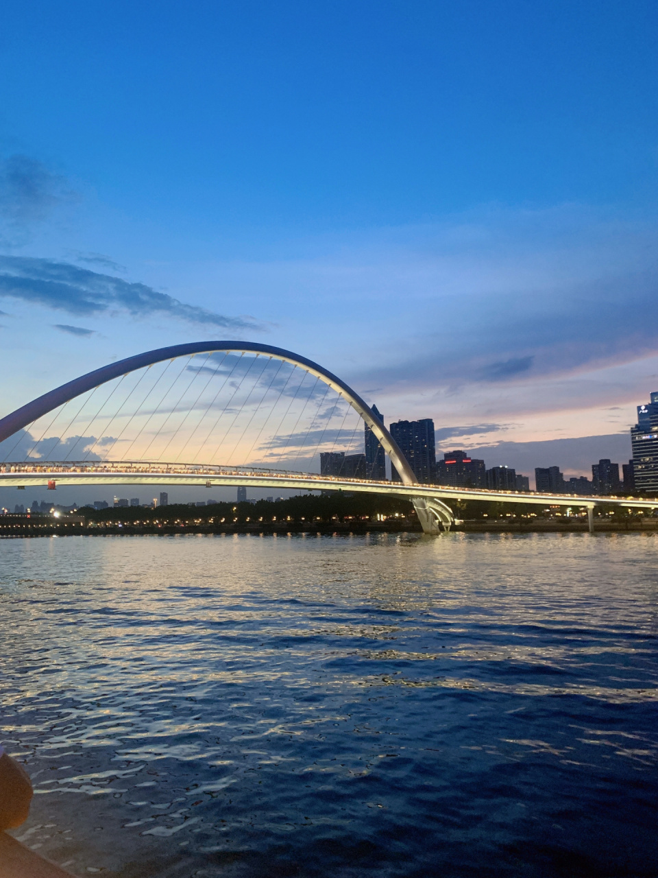 广州海心沙滴滴 海心沙是我和妹妹在夏天的时候去的,感觉那个桥还是挺