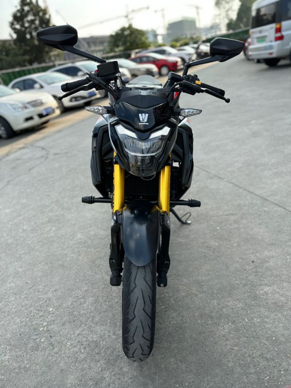 豪爵dr300 21年4月豪爵dr300,手续正规齐全,车况层色巴适,小跑五千多