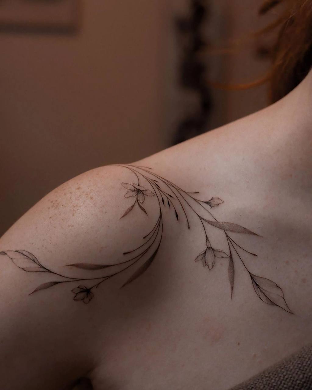 肩膀大臂唯美纹身 花唯美艺术纹身图案,女生大臂到肩膀的纹身图案