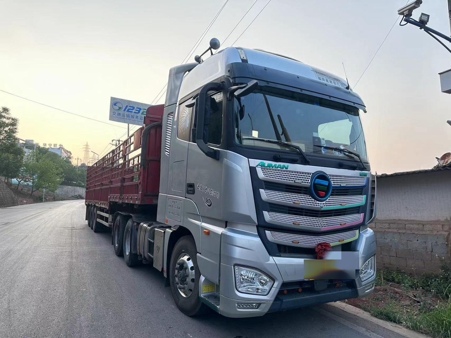 欧曼est 560马力牵引车车况良好,价格实惠.