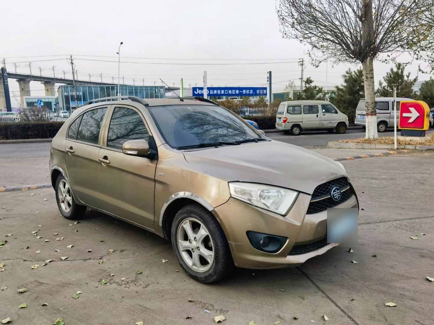 新到13年夏利n7,四缸,有空调助力,全车原版,没伤,个人一手,实表5万多