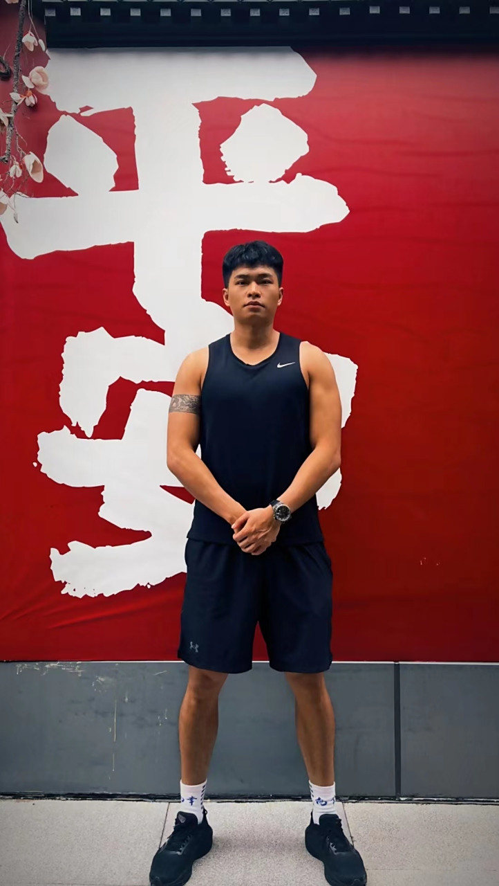 杨晨大神# 国产品牌也很好,要有中华文化自信!#羽毛球##中华