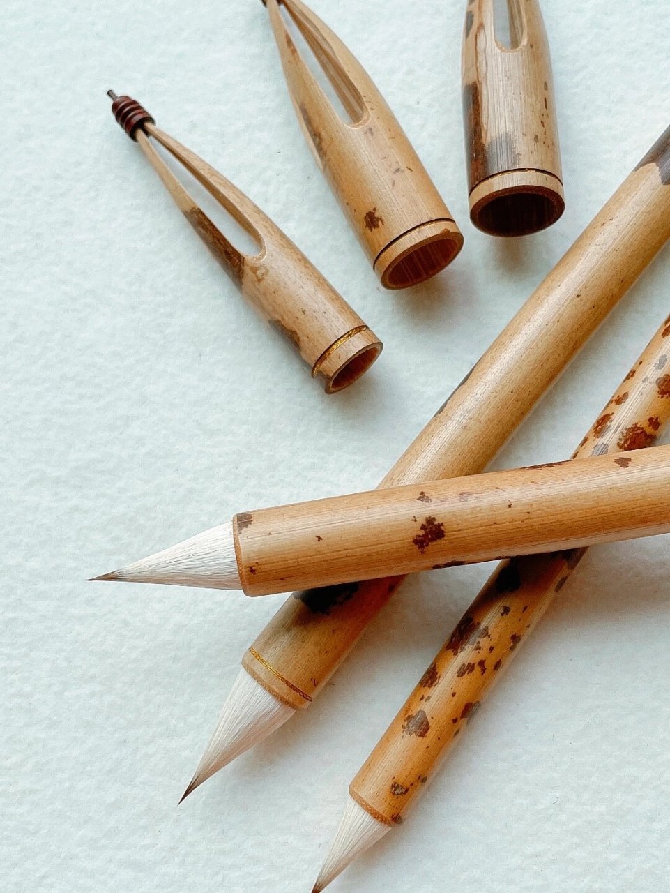 好用 鸡距笔历史悠久,晋唐时期的文人书写就开始用鸡距笔了,这也形成