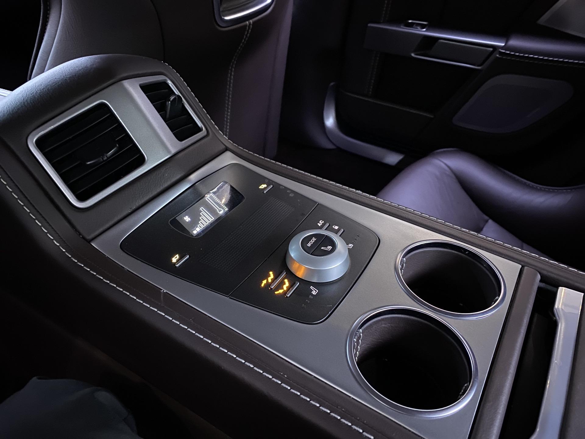 阿斯顿·马丁rapide 6.0l 新车落地400万 4万公里实表 v12 6