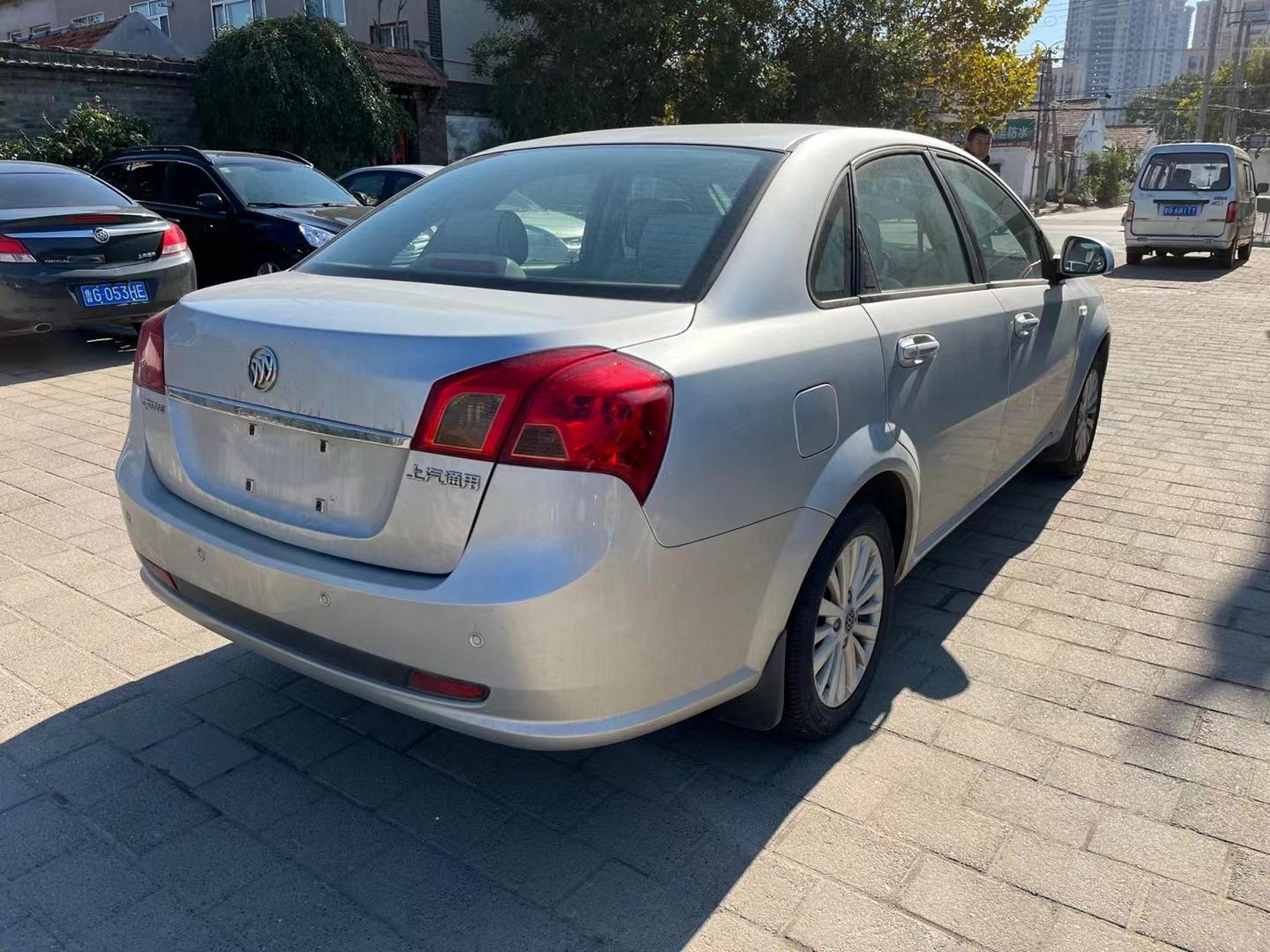 17年别克凯越1.5手动高配.真皮座椅带天窗,前后原版,发变无敌