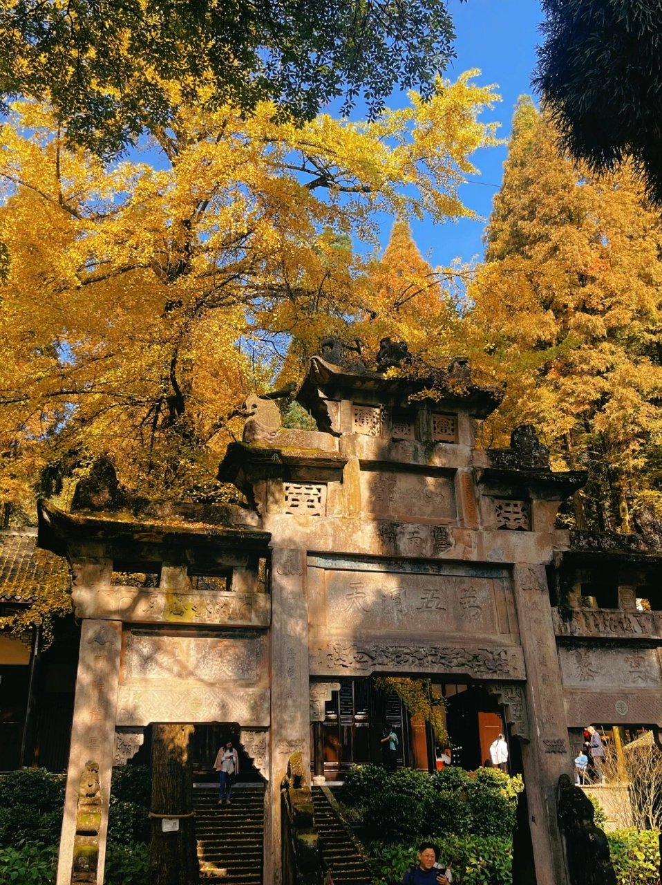 成都周边| 灵岩寺 灵岩寺在都江堰灵岩山,被称为"灌县十景",有1500年
