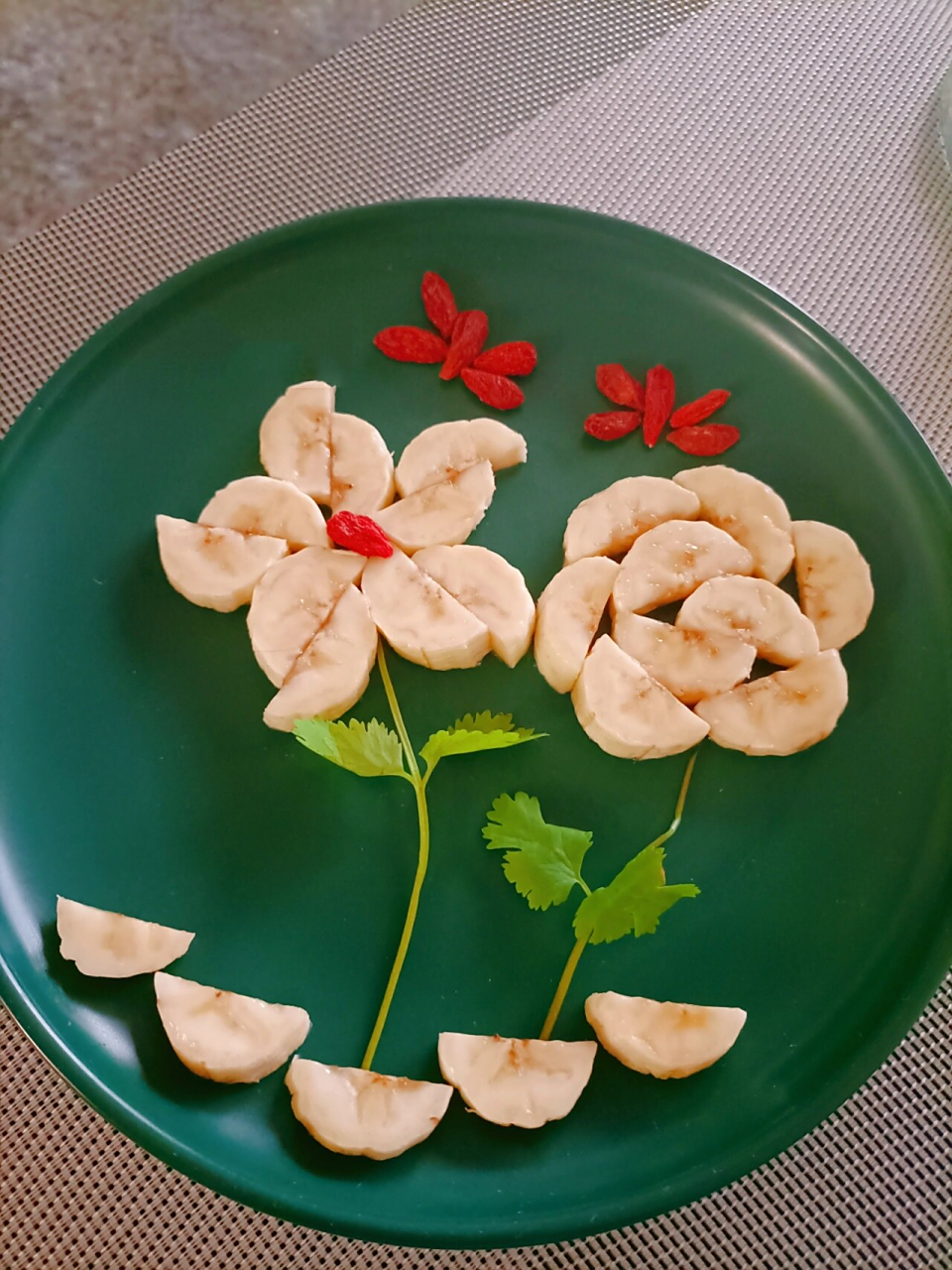 创意果盘 香蕉花儿 简单的不一定最好 但最好的一定很简单 #水果