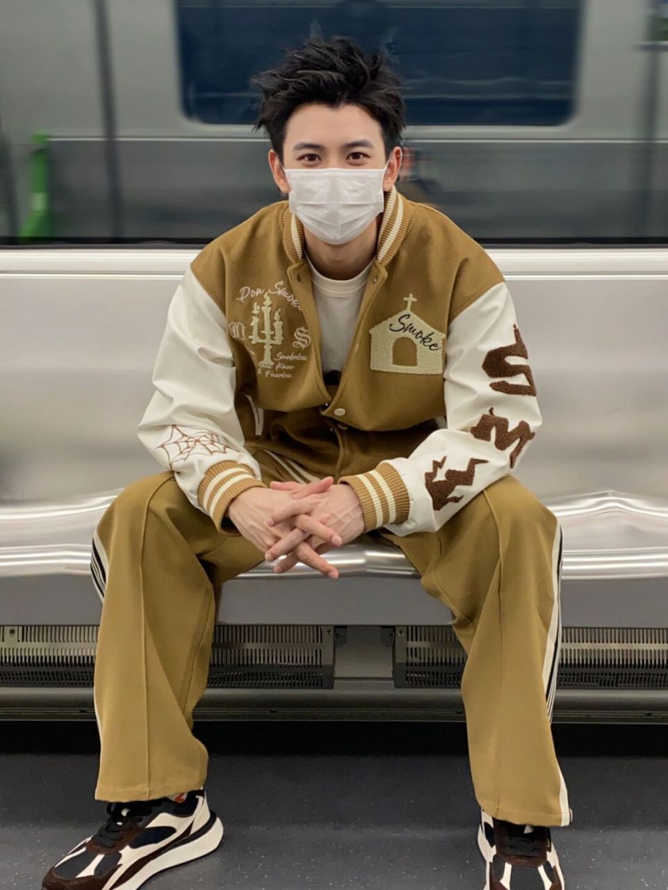 今天是炸毛99 	 疯狂心动91王嘉尔同款长发 	 但是每次到尴尬期