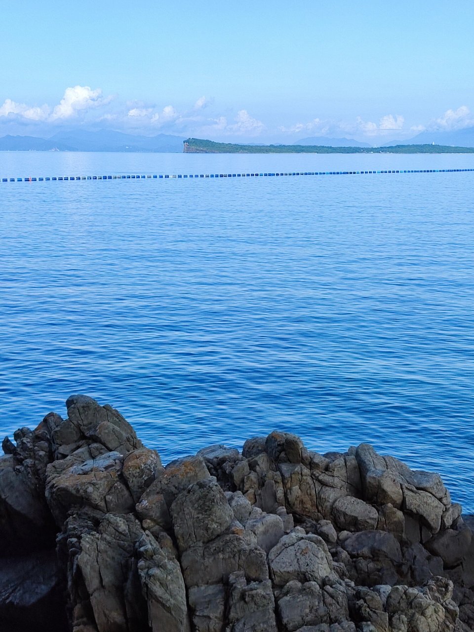 深圳 南澳蓝宝石沙滩 位于南澳第一沙滩附近