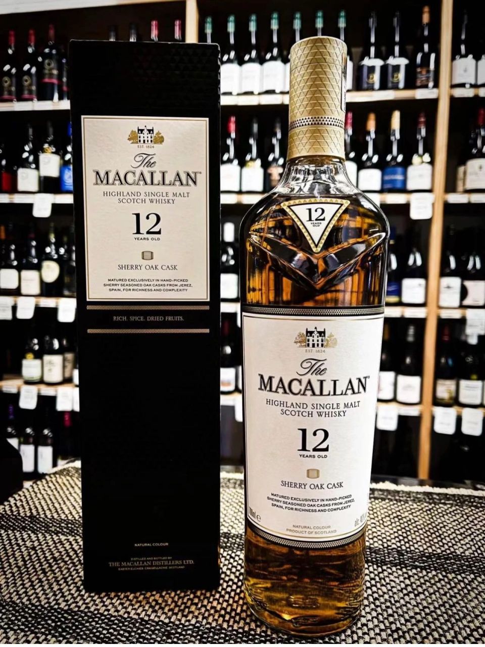 麦凯伦macallan 12年 麦卡伦12年雪莉桶单一麦芽威士忌: 产地:苏格兰