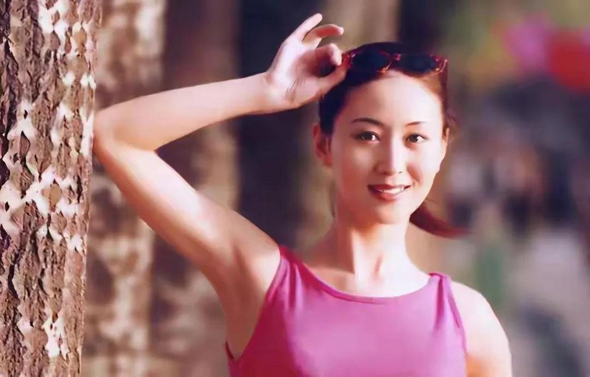 2002年,一本叫做《汤加丽人体艺术写真》的杂志一经